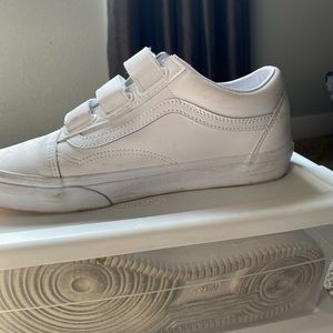 Velcro Leather vans size 9.5 in good condition worn a couple times!Can be washed